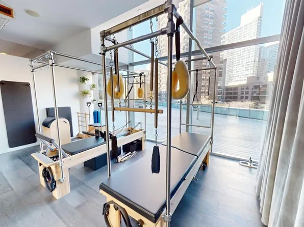 550 West 54th Street image 14 of 27