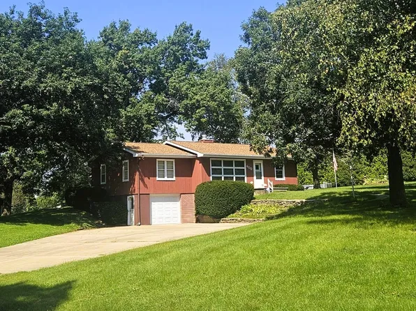 600 Timber Creek Rd, Dixon, IL 61021