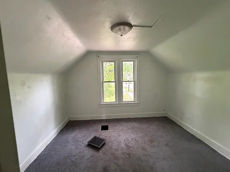 3001 W Seibold St — Photo 17