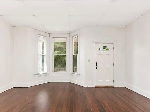 2nd image of 1028 Paradrome St #1