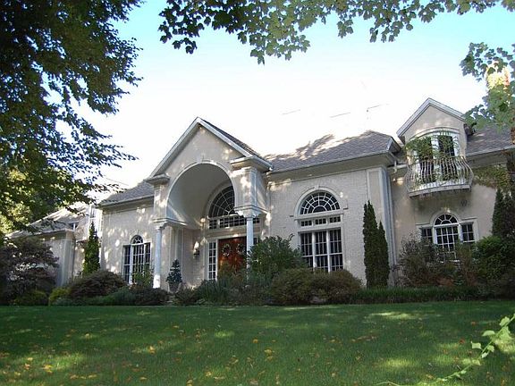 3rd image of 176 Hidden Pond Dr