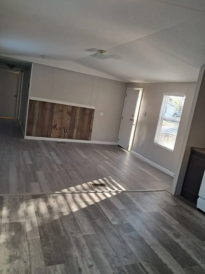 3 bed, $959 — Photo 2
