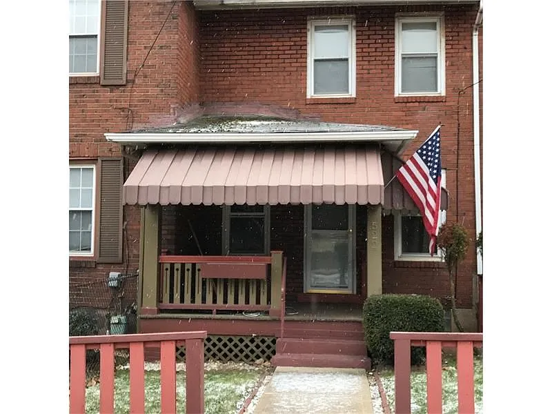 522 Maple St photo 1