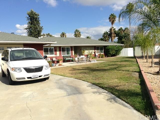 1st image of 25888 Casa Loma Ct