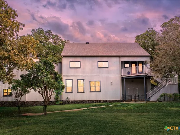 54 S Hampton Dr, Seguin, TX 78155
