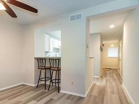 5th image of 2331 E Winding Brook Cir