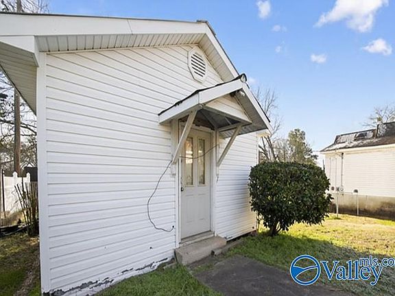 5th image of 12 Wallace Dr
