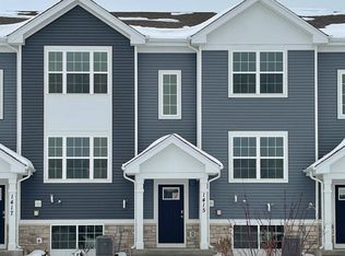 1415 Oakfield Ln, Pingree Grove, IL 60140