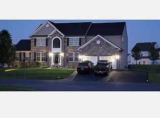 227 Calvert Cir, Bunker Hill, WV 25413