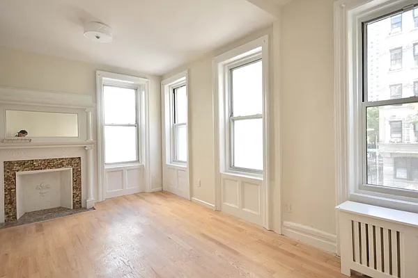 Rented by Green Line Realty | media 2