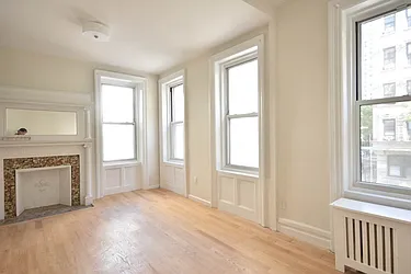 Rented by Green Line Realty