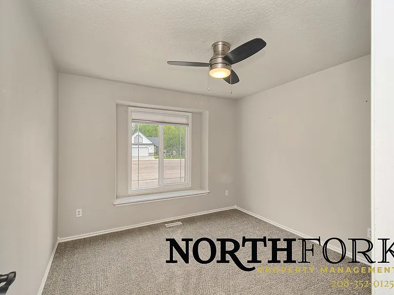 2918 Chester Ln — Photo 7