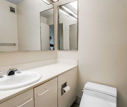 4th image of 330 E 38th St APT 53Q