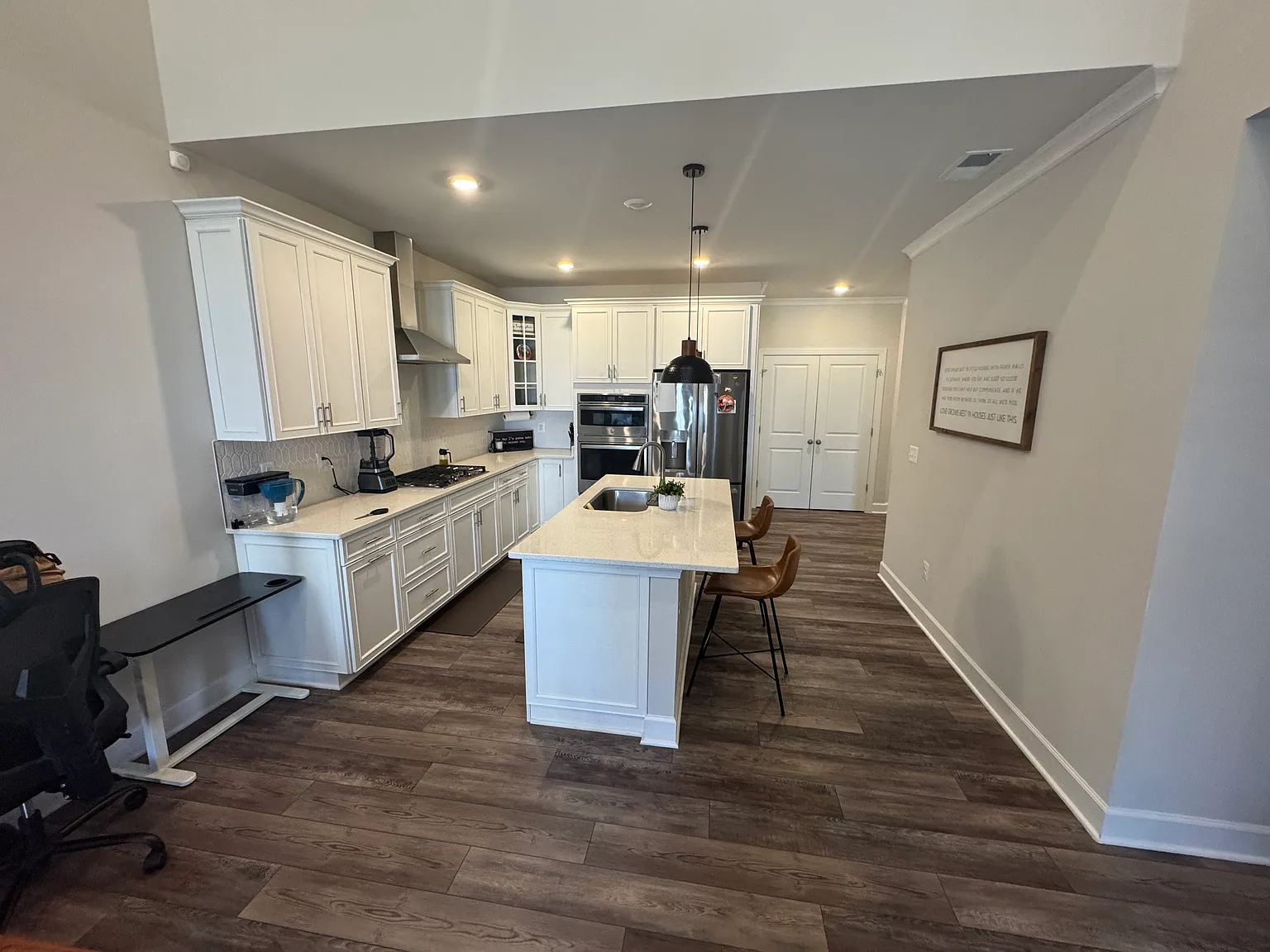 3 bed, 2.5 bath, 2159 sqft, $2,850 — Photo 4