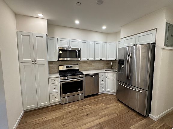 5th image of 2602 24th Ave #1