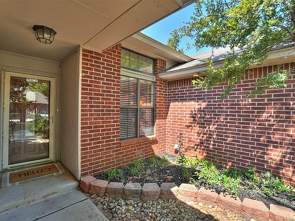 3rd image of 16905 Cedarwood Dr