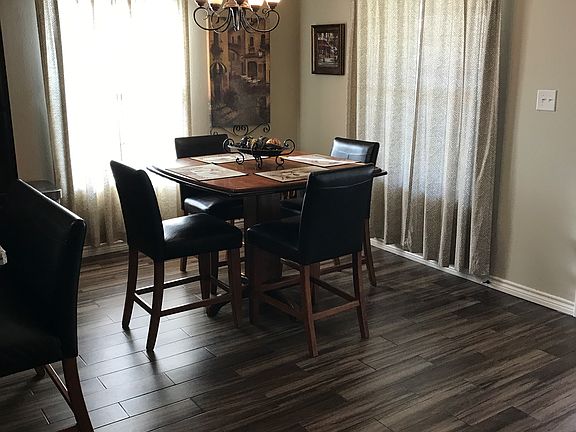 4th image of 1604 Kelly Ln