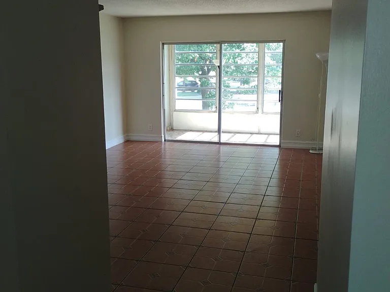 5011 W Oakland Park Blvd #203 — Photo 7