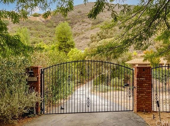 5th image of 44307 Sandia Creek Dr