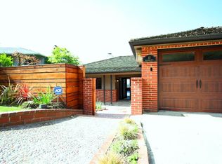 77 Selborne Dr, Piedmont, CA 94611