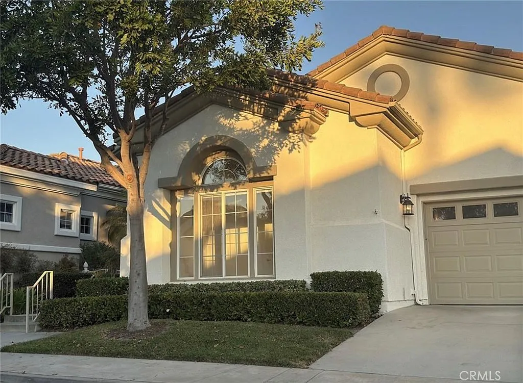 3 bed, 1882 sqft, $4,750 — Photo 2