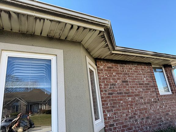 3rd image of 816 W Myra Drive