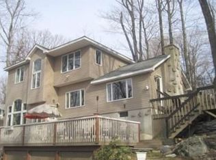 1096 Lakeside Dr E, Highland Lakes, NJ 07422