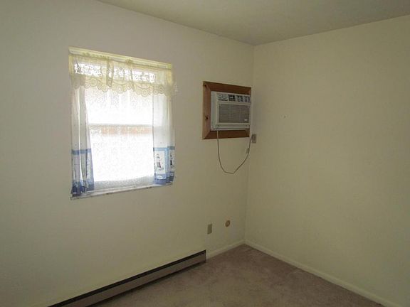 2nd image of 180 Ohio Ave APT 3