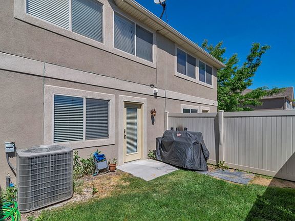 4th image of 129 S Tamarak Cir