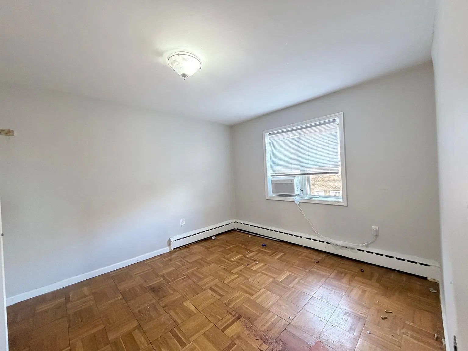 37 Duncan Ave — Photo 3