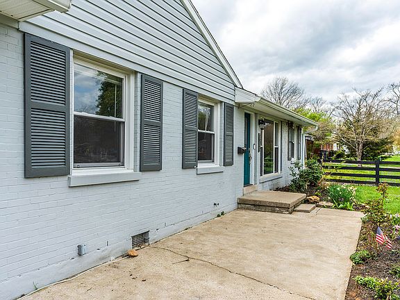 3rd image of 672 Sheridan Dr