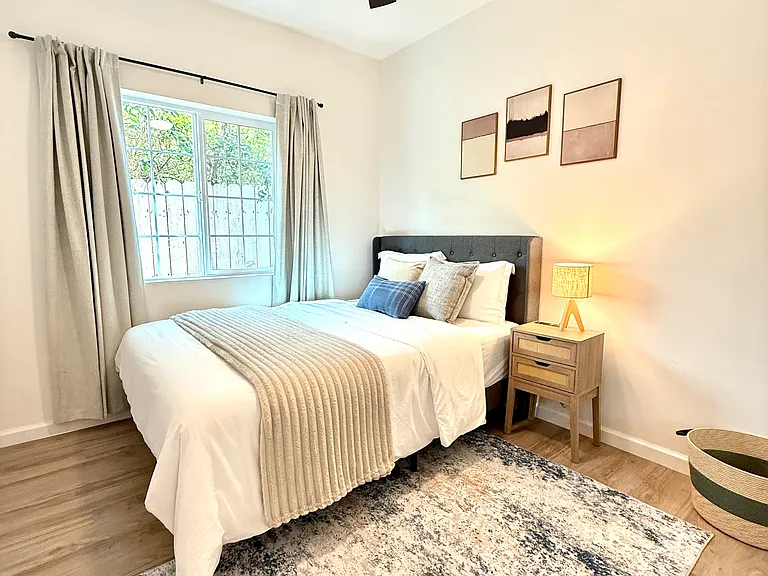 3229 S Sherbourne Dr — Photo 50