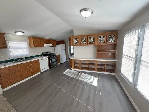 3 bed, 2.0 bath, $950 — Photo 2