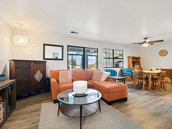 5th image of 809 Country Club Dr SE APT 1A