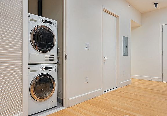 4th image of 487 Keap St #430