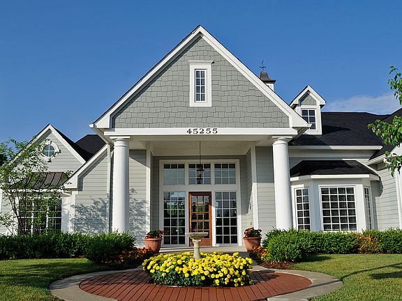 Leasing Office Entrance