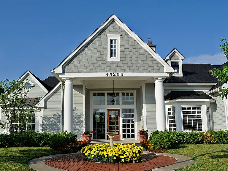Leasing Office Entrance