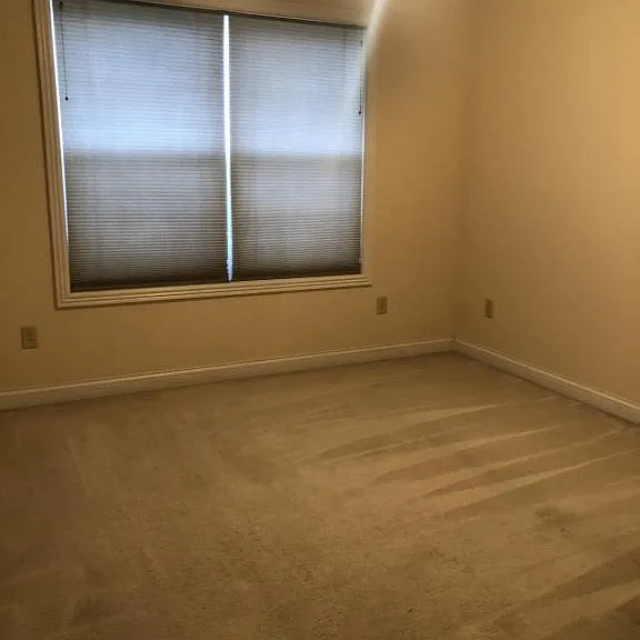 112 Jersey Ct — Photo 12