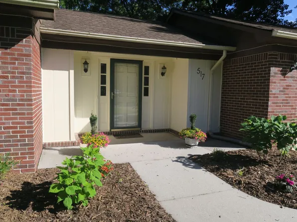 517 Norman Ln, Virginia Beach, VA 23452