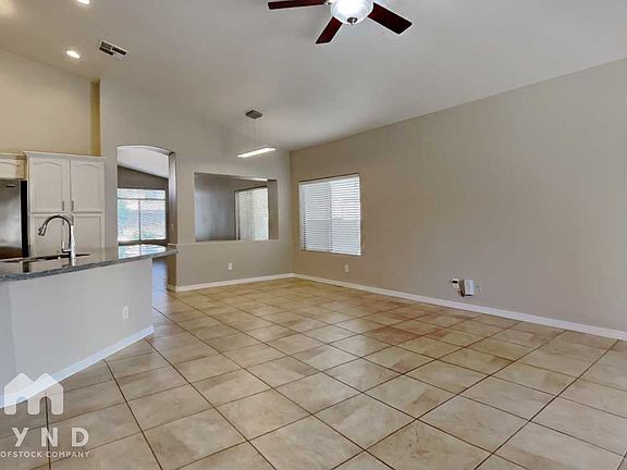 4th image of 1865 E Chilton Dr