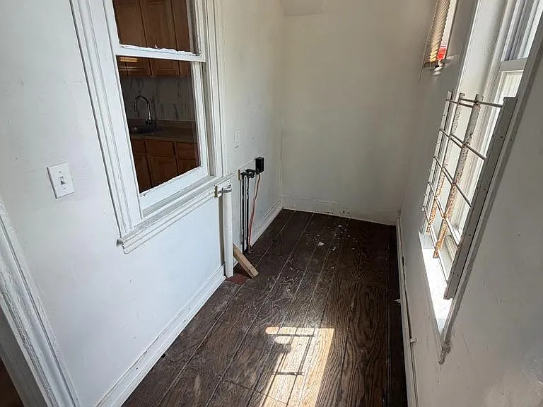 64 W Sharpnack St — Photo 11