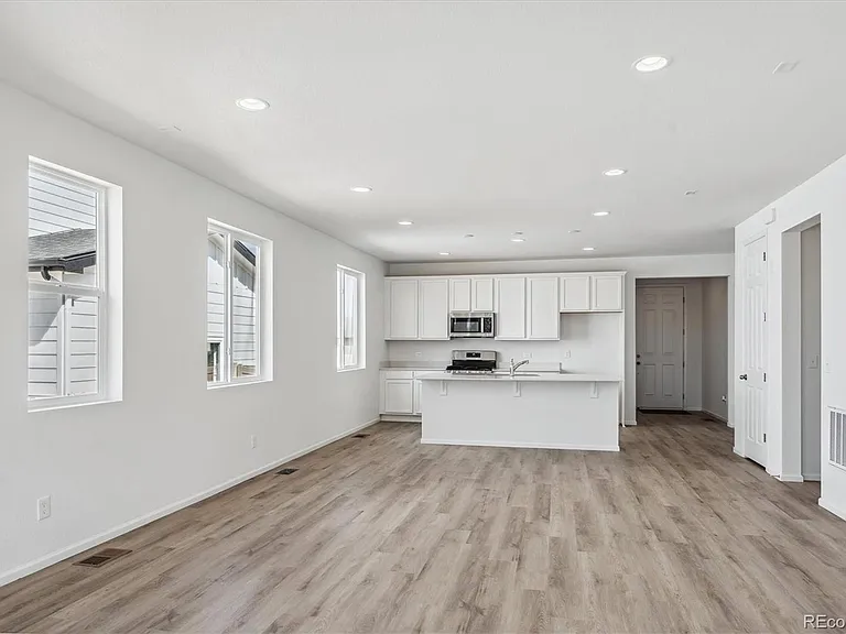 4192 Satinwood Dr — Photo 11