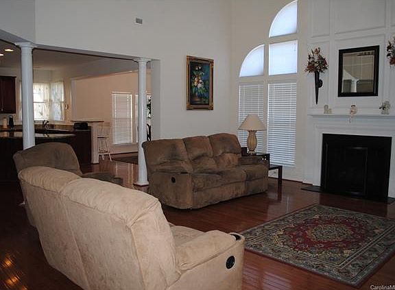 2nd image of 2506 Shannon Dr