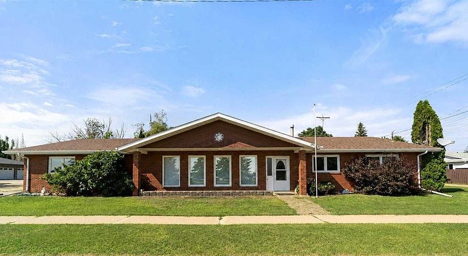 1st image of 4901 S 52nd St