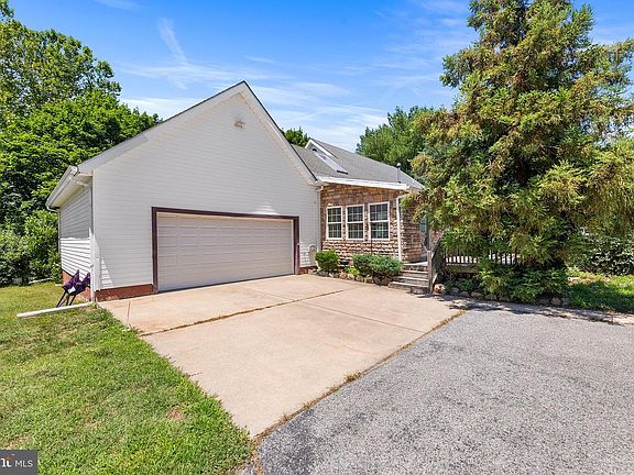 5th image of 24 Valley Forge Dr