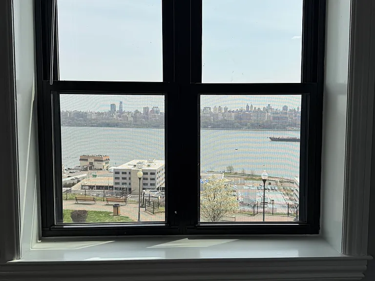 7435 Boulevard East #33 — Photo 17