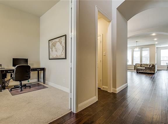 3rd image of 2312 Jackson Dr