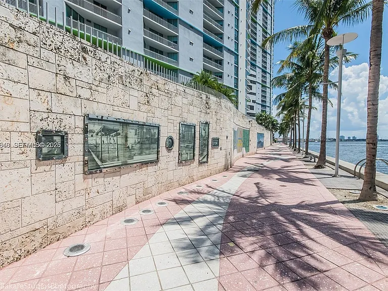 325 S Biscayne Blvd #2415 — Photo 13