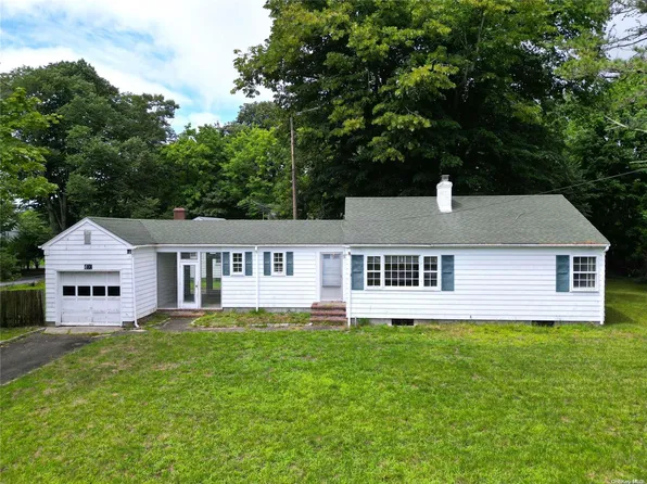 400 Main Street, Westhampton Beach, NY 11978