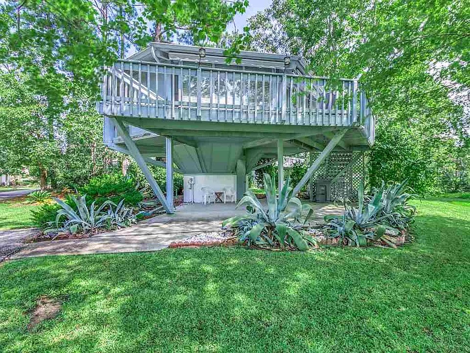 2nd image of 743 Tall Oaks Dr